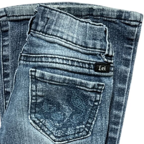 L.E.I. Denim Embroidery Jeans Sz 5R Wide leg Blue Distressed wide leg Ajustable - Picture 3 of 10